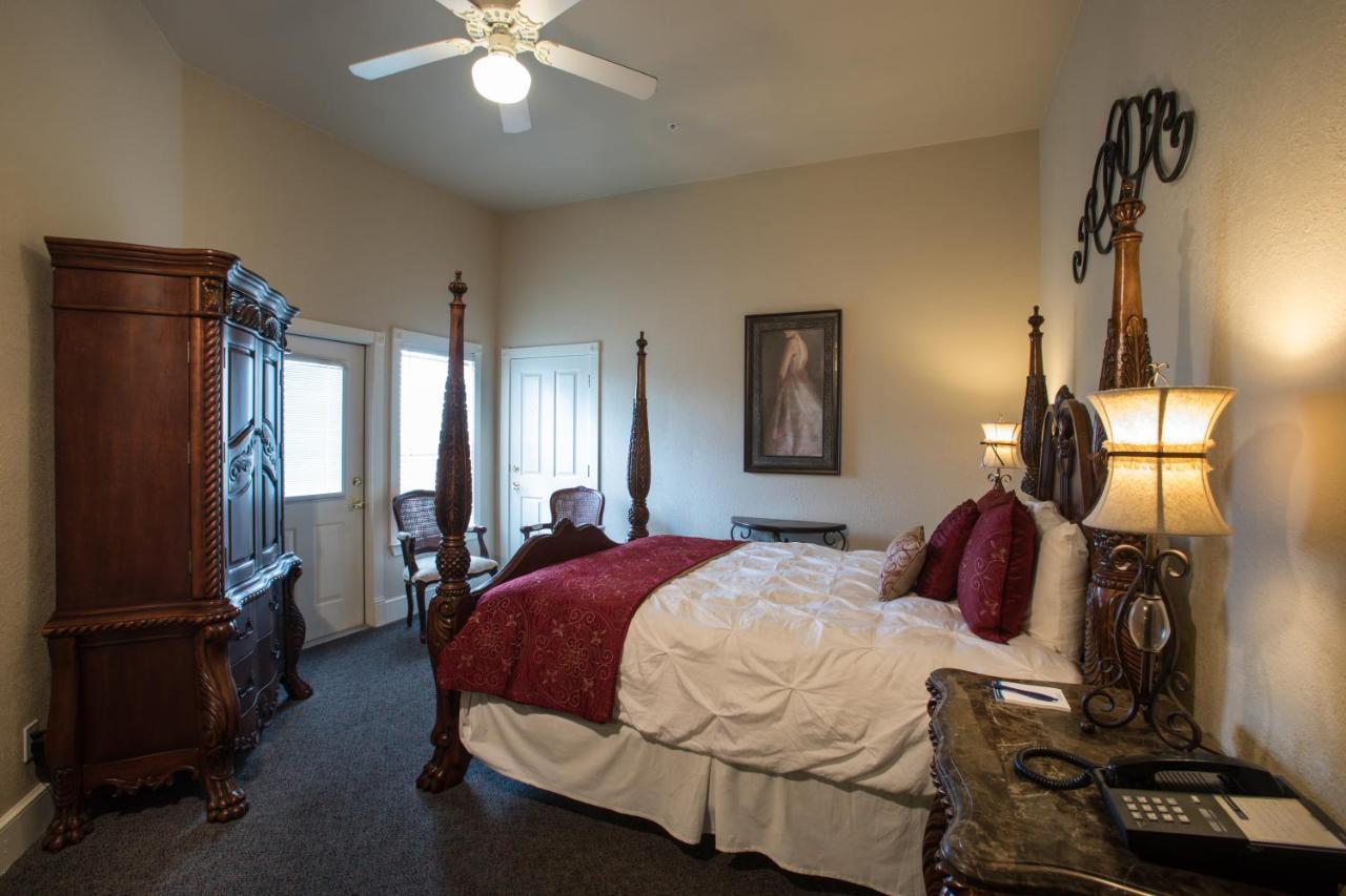 Gruene River Hotel & Retreat ニューブラウンフェルズ エクステリア 写真