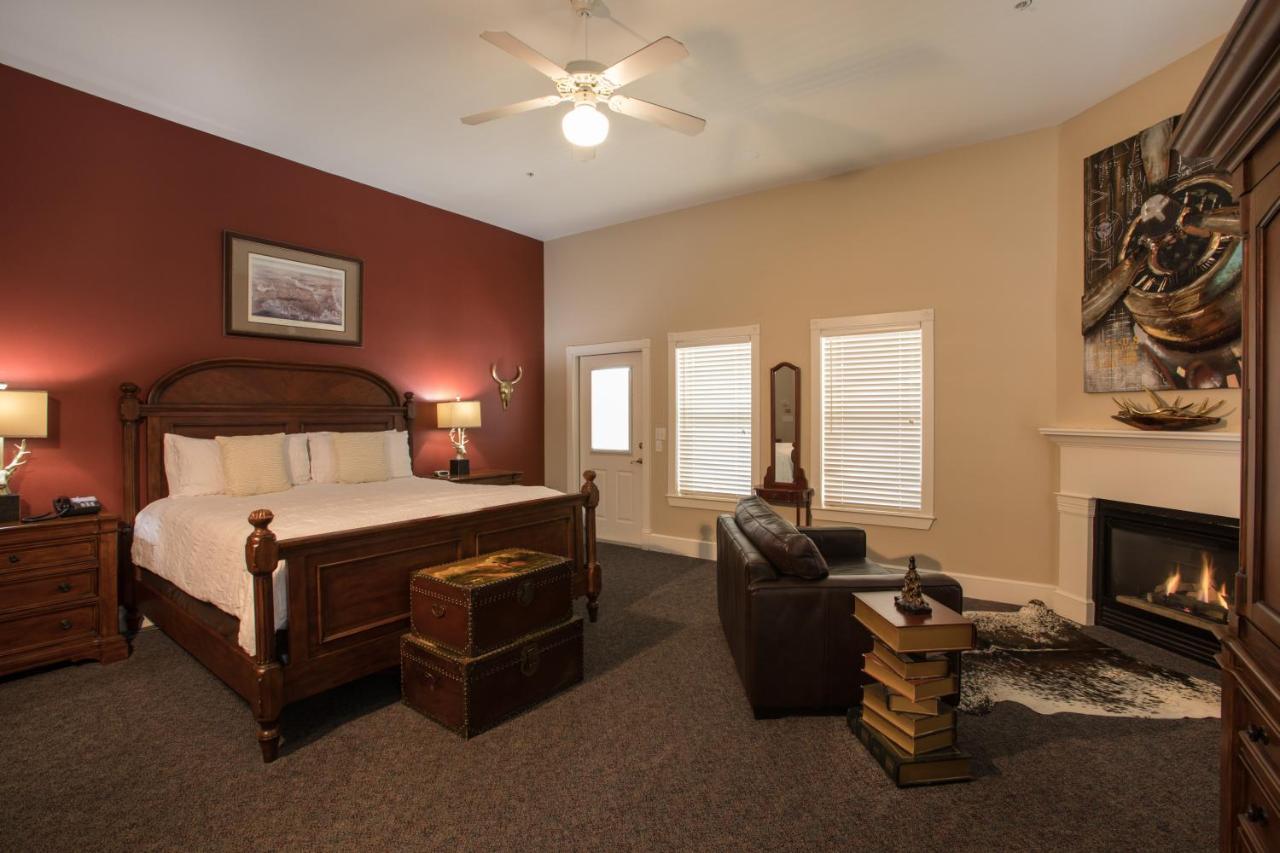 Gruene River Hotel & Retreat ニューブラウンフェルズ エクステリア 写真