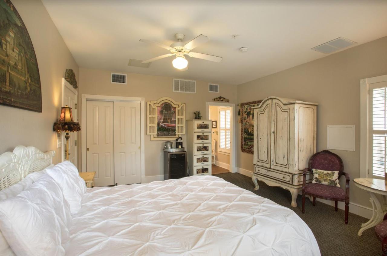 Gruene River Hotel & Retreat ニューブラウンフェルズ エクステリア 写真