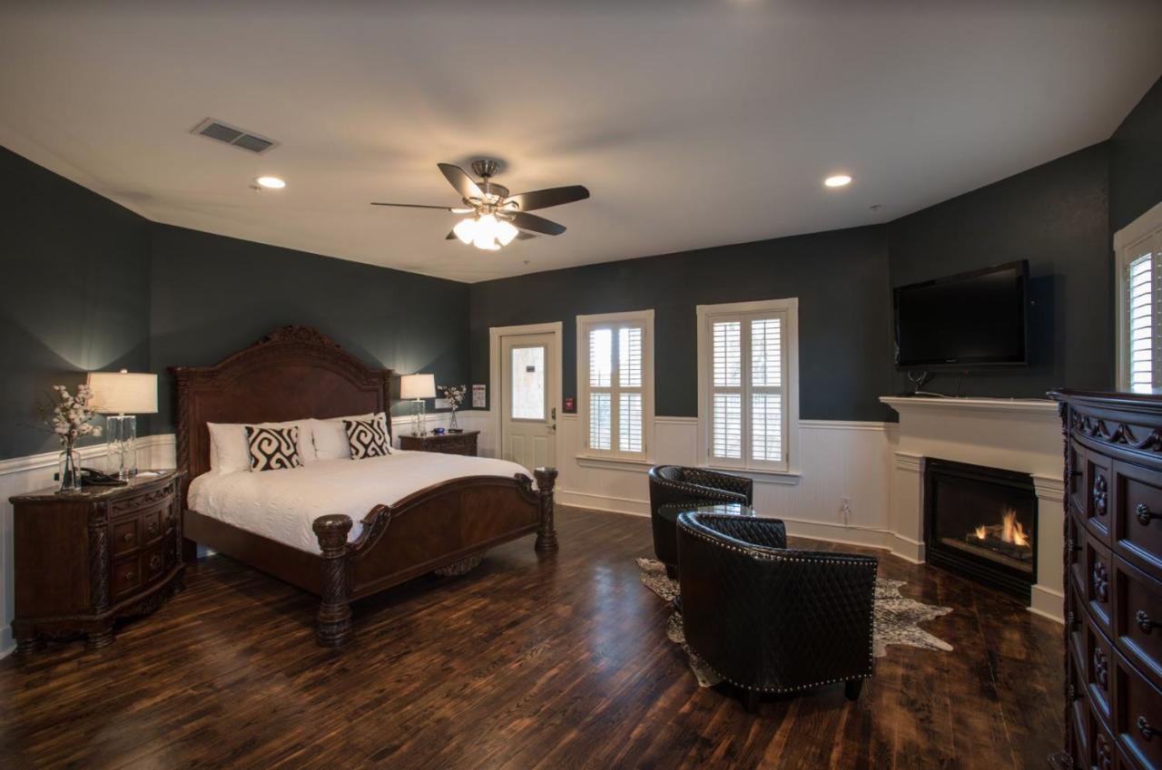 Gruene River Hotel & Retreat ニューブラウンフェルズ エクステリア 写真