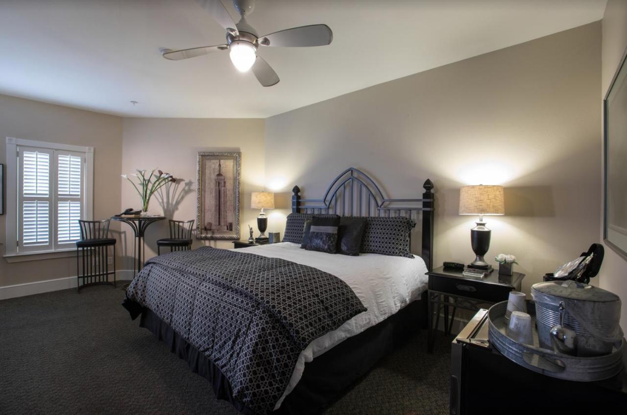 Gruene River Hotel & Retreat ニューブラウンフェルズ エクステリア 写真
