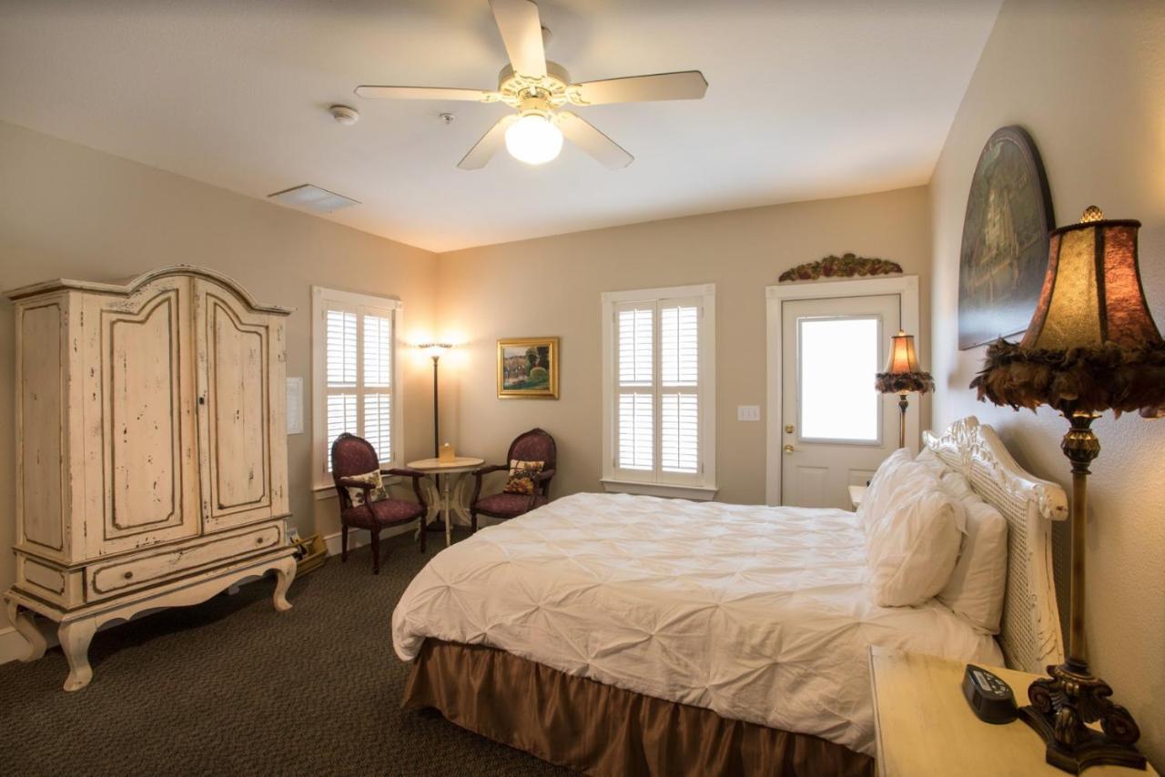 Gruene River Hotel & Retreat ニューブラウンフェルズ エクステリア 写真