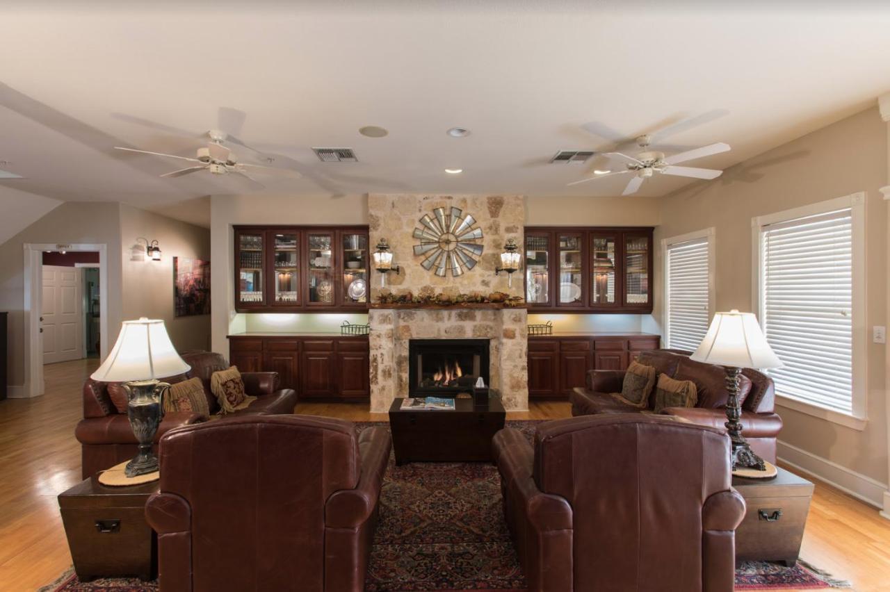 Gruene River Hotel & Retreat ニューブラウンフェルズ エクステリア 写真