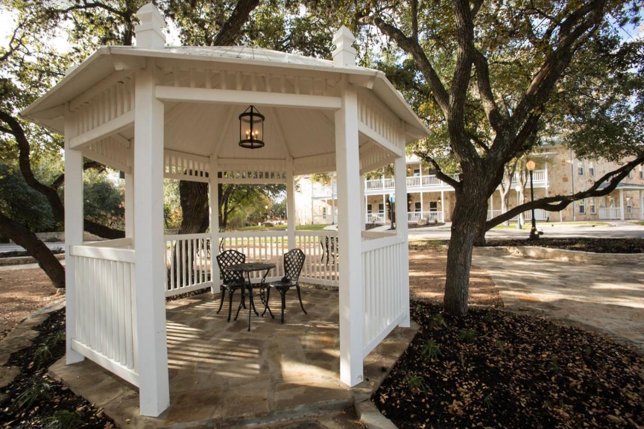 Gruene River Hotel & Retreat ニューブラウンフェルズ エクステリア 写真