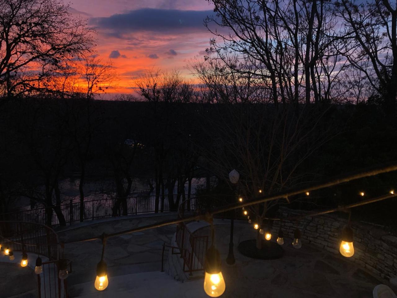 Gruene River Hotel & Retreat ニューブラウンフェルズ エクステリア 写真