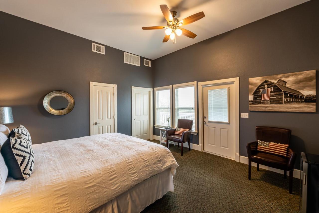 Gruene River Hotel & Retreat ニューブラウンフェルズ エクステリア 写真