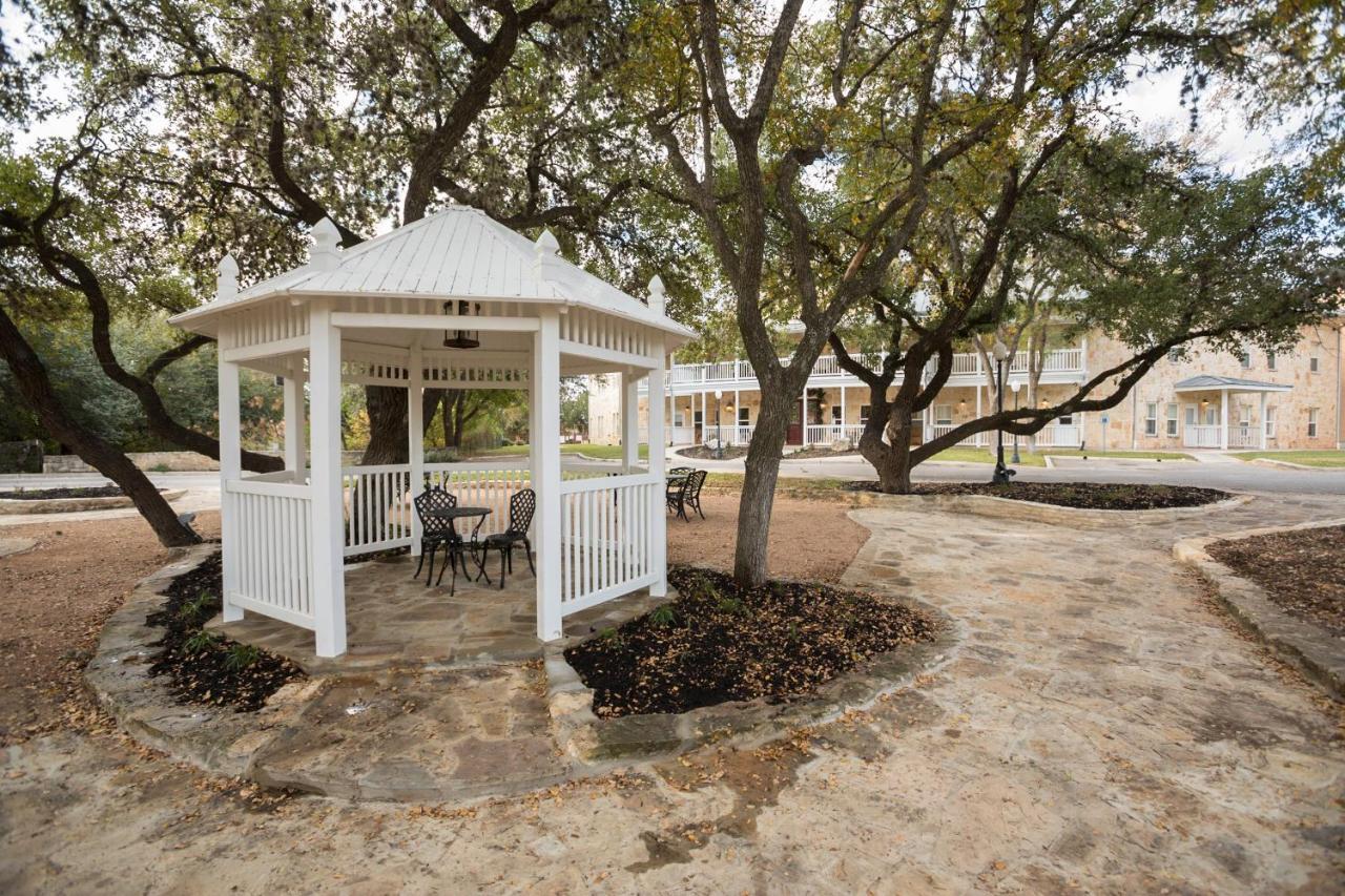 Gruene River Hotel & Retreat ニューブラウンフェルズ エクステリア 写真